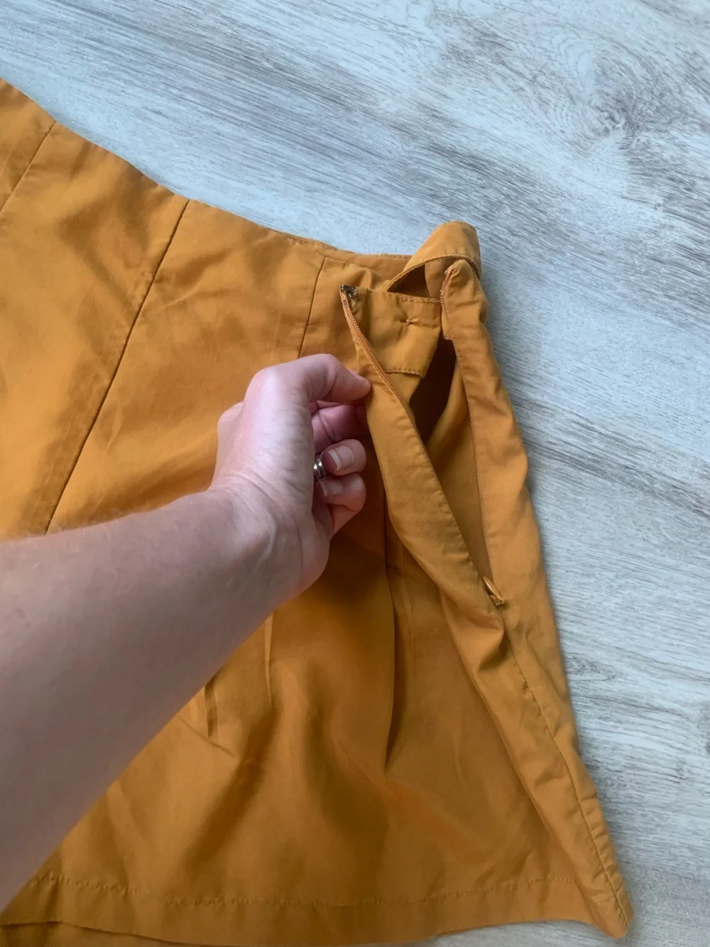 Urban Outfitters Utopia Pleated Side Zip Shorts Size 8